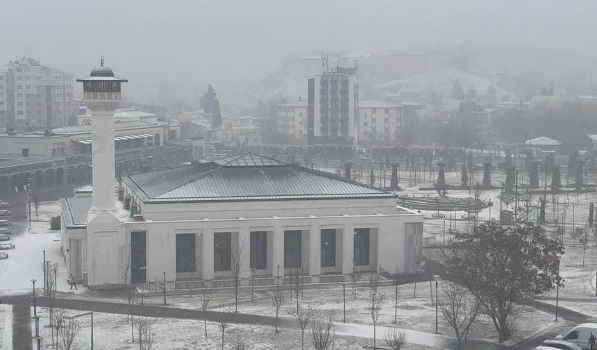 Gaziantep'te kar yağışı etkisini göstermeye başladı