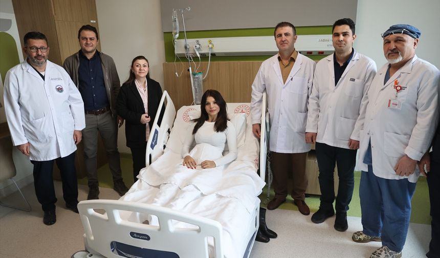 Gaziantep'te böbrek hastası genç kıza kendi organı nakledildi!