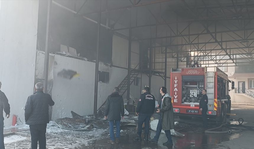Gaziantep'te korkutan fabrika yangını!