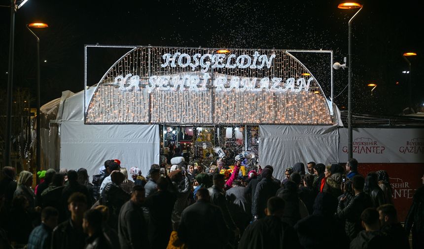 Gaziantep'te kurulan "Ramazan Sokağı"na yoğun ilgi