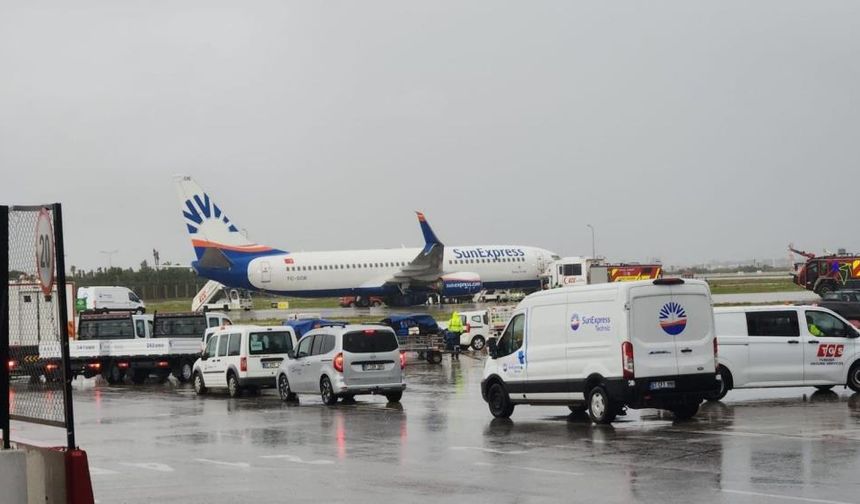 Antalya Havalimanı'nda Gaziantep uçağının tekeri yerinden çıktı