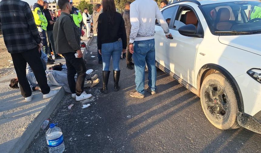 Birecik'te tarım işçilerini taşıyan minibüs kaza yaptı: 15 yaralı!