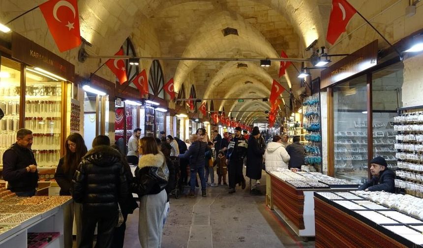 Gaziantep’te depremde hasar görmüştü! Tarihi Zincirli Bedesten yeniden canlandı…