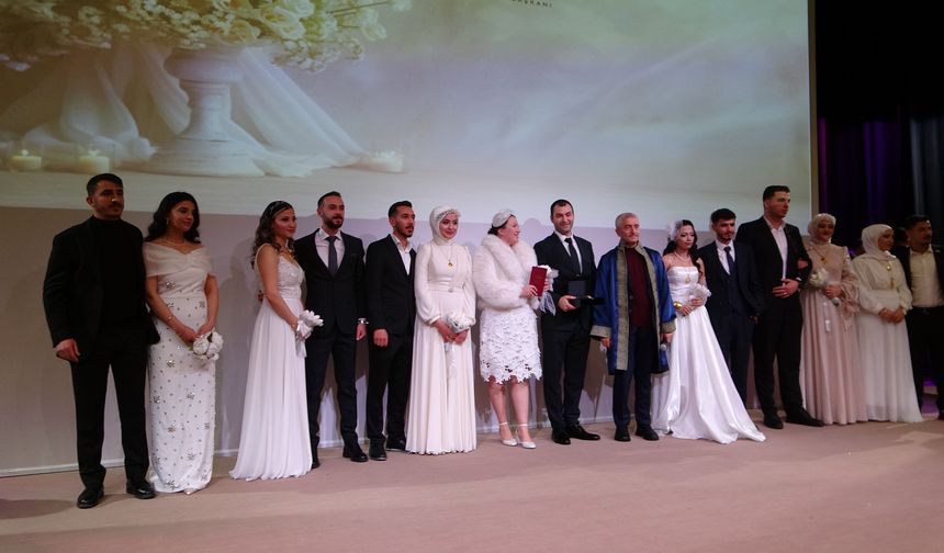 Gaziantep'te nikah salonları doldu taştı! 14 Şubat'ta 62 çift evliliğe "Evet" dedi