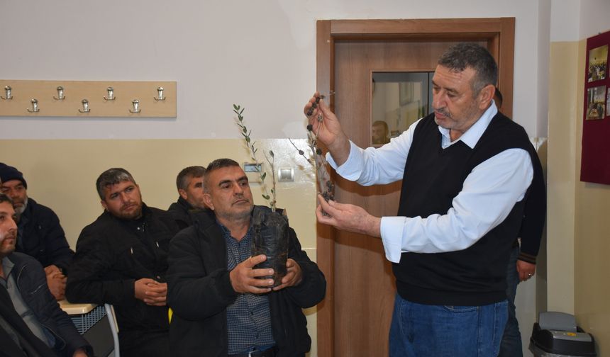 Şahinbeyli çiftçilere budama eğitimi...