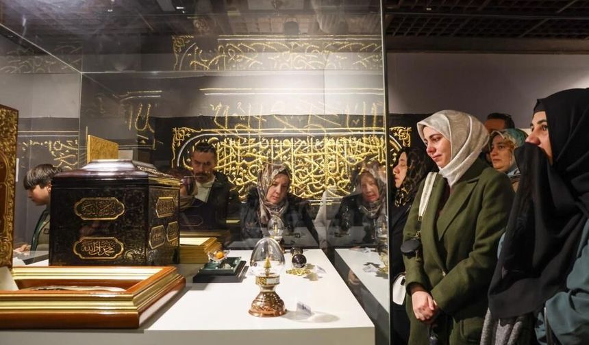 Gaziantep’te mukaddes Emanetler Sergisi'ne yoğun ilgi!