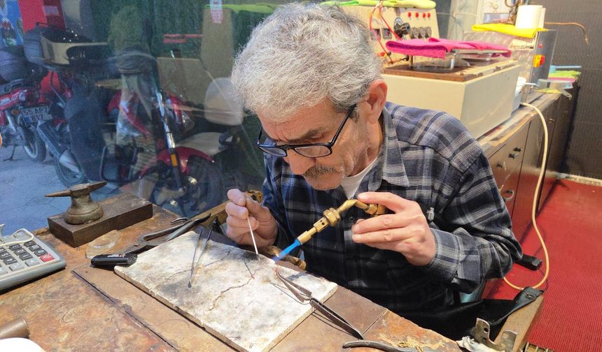 Milyonluk mücevherlere milimetrik dokunuş! Dikkatle işlem yapılıyor