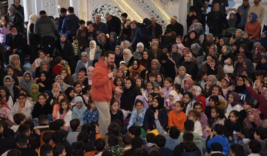Gaziantep’te çocuklar Şahinbey Belediyesi’nin cami etkinliğinde buluştu!