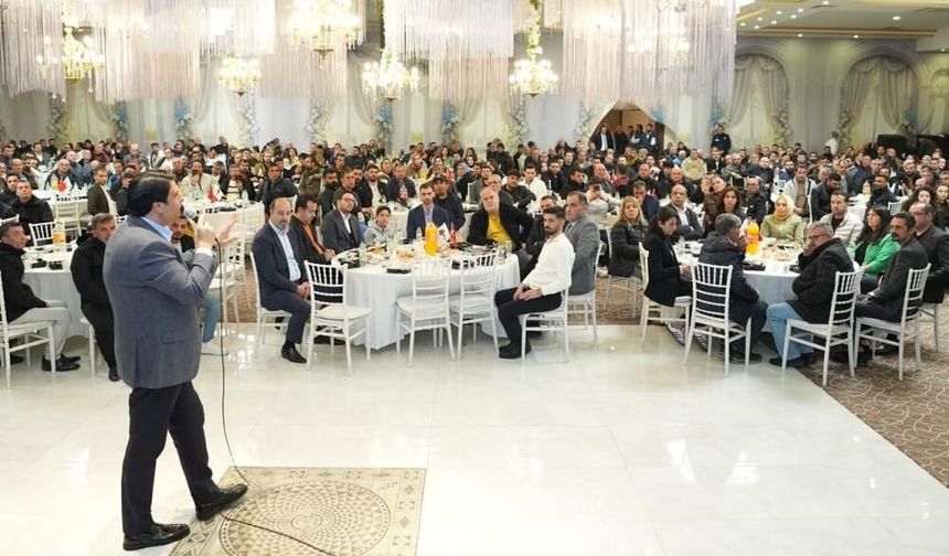 Şehitkamil Belediye Başkanı Yılmaz, çalışma arkadaşlarıyla iftar sofrasında buluştu