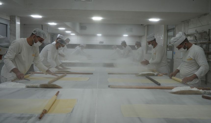 Bayram öncesi Gaziantep'te baklava mesaisi