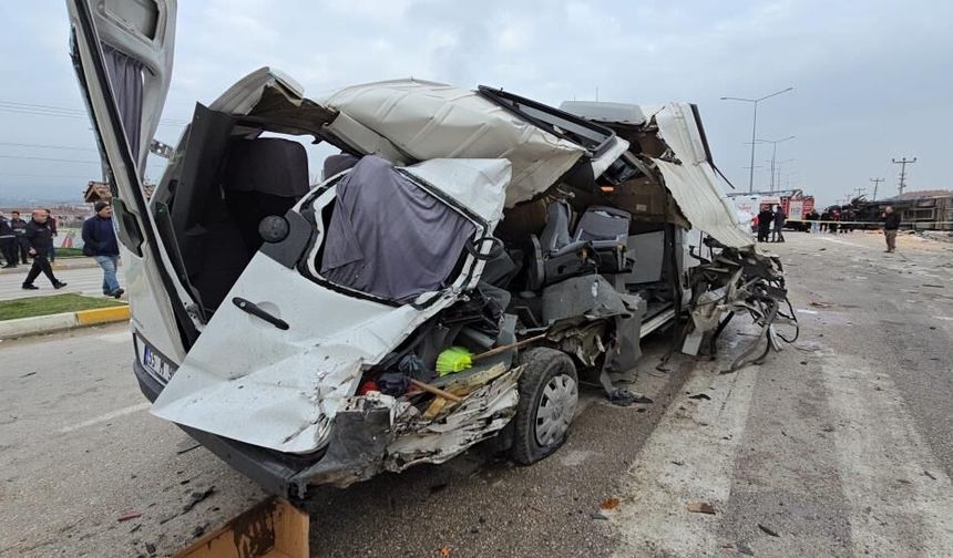 Katliam gibi kaza! Freni patlayan tır dehşet saçtı! 7 araç birbirine girdi: Çok sayıda yaralı…