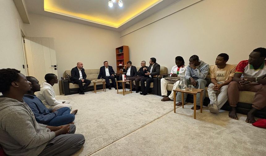 Fedaioğlu Gaziantep’te Afrikalı öğrencilerle sahurda buluştu