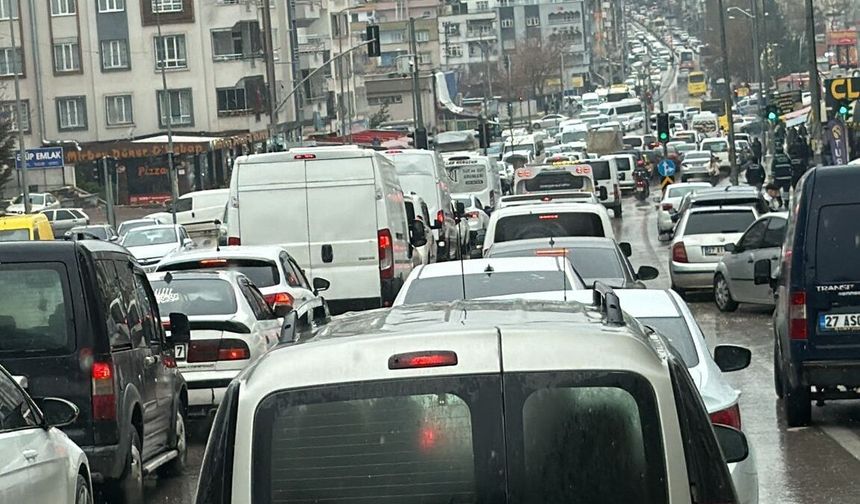 Gaziantep’te trafik çilesi bitmiyor!
