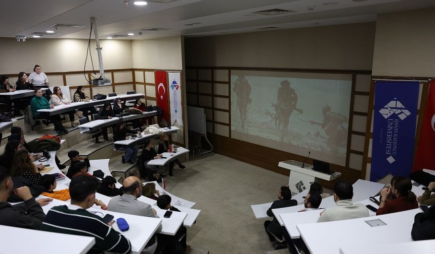 HKÜ’de Çanakkale Deniz Zaferi ve İstiklal Marşı ruhu anlatıldı