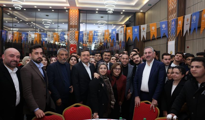 AK Parti Gaziantep, Geleneksel İftar Buluşmasında Teşkilat Rüzgârı Estirdi