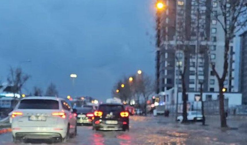 Gaziantep’te sağanak yağış ve dolu etkili oldu: Yağışlar devam edecek!