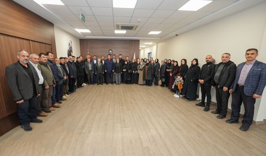 Gaziantep’te şehit ailelerinden Başkan Yılmaz’a destek ziyareti! Duygu dolu anlar yaşandı…