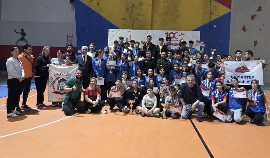 Gaziantep’te 120 genç sporcu kıyasıya yarıştı