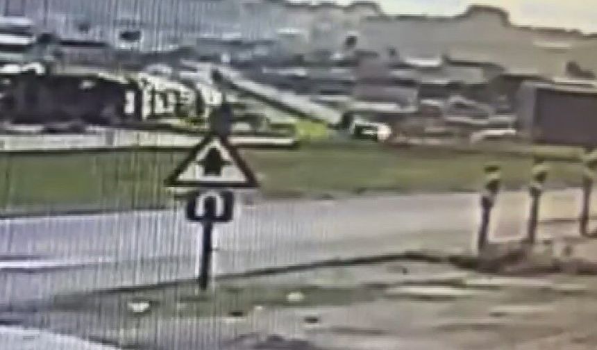 Gaziantep’te ani manevra yapan motosikletliye otomobil çarptı