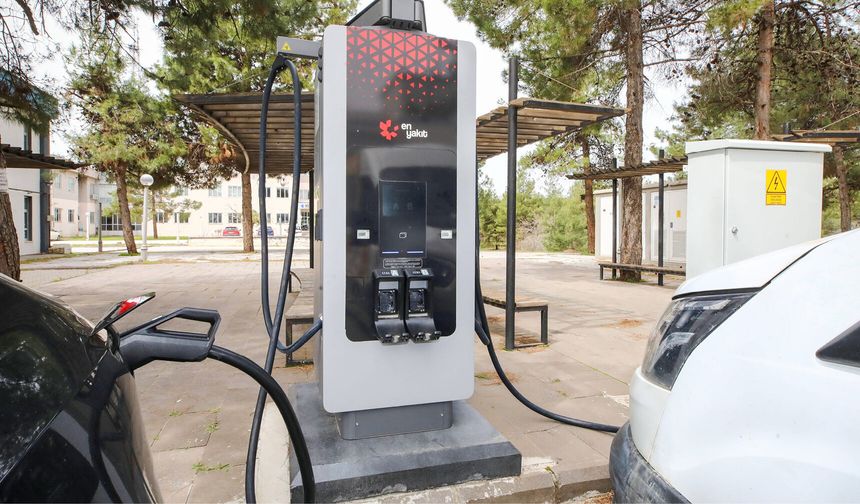 GAÜN’den çevre dostu adım! Elektrikli araç şarj istasyonları hizmete açıldı