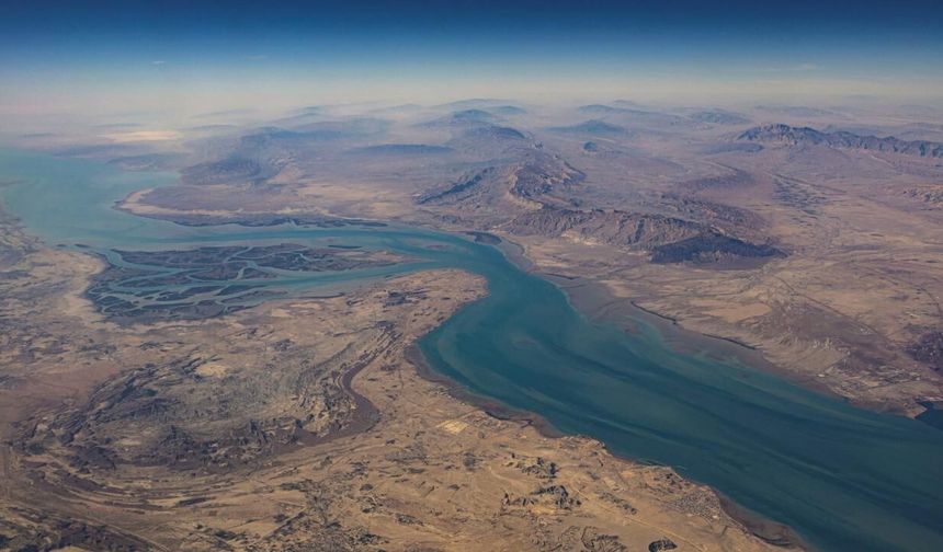 Hürmüz Boğazı tamamen açıldı! Petrol fiyatları sert düştü