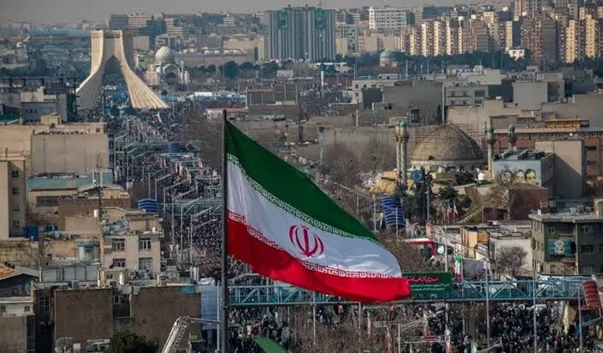 Hürmüz krizi büyüyor! İran’dan açıklama geldi! "Abluka ateşkes ihlali olarak değerlendirilecek"