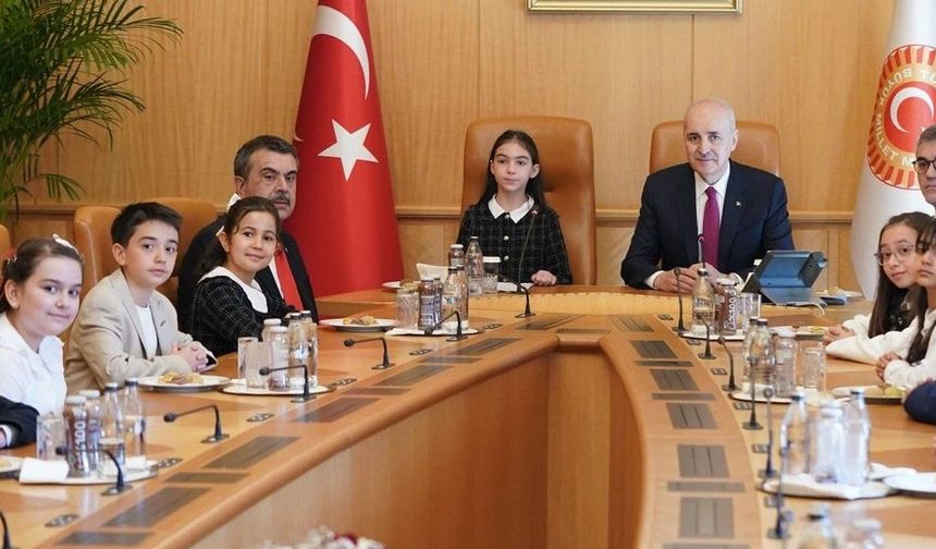 Türkiye’de 23 Nisan coşkusu! TBMM Başkanı Kurtulmuş, koltuğunu çocuklara devretti