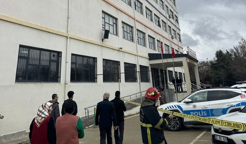 Gaziantep’te şok intihar girişimi! Okulun çatısına çıktı