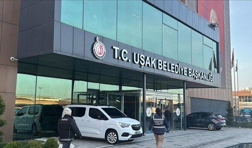Uşak Belediyesine yönelik yolsuzluk soruşturmasında flaş gelişme! Adliyeye sevk edildiler
