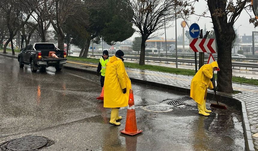 Gaziantep’te ekipler yağışlara karşı sahada