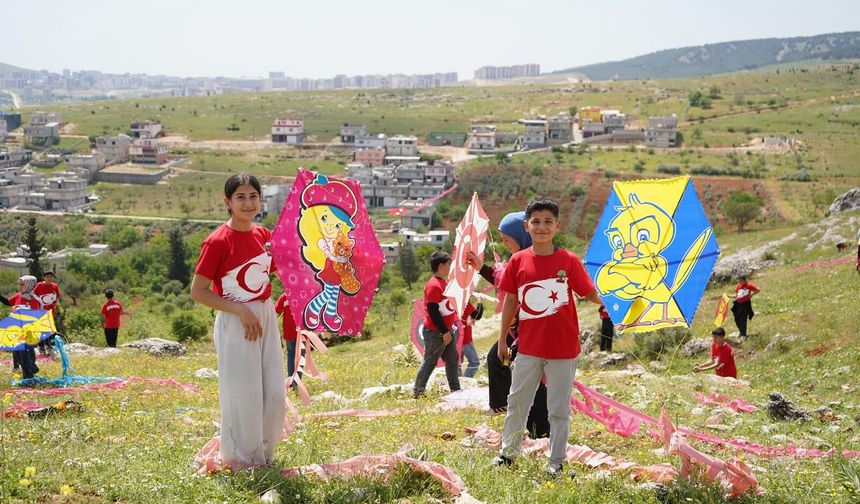 Gaziantep’te 19 Mayıs Coşkusu gökyüzüne taşındı! Uçurtmalar Dülük semalarında yükseldi