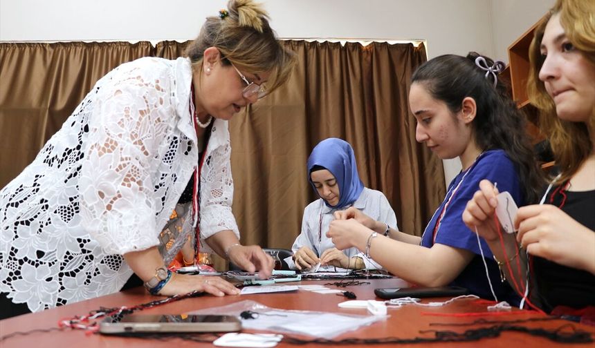 Gaziantep’te çarpana modern takılarda hayat buluyor