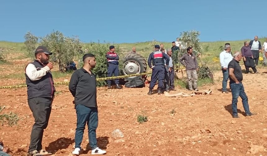 Gaziantep'te traktör devrildi: Sürücü hayatını kaybetti