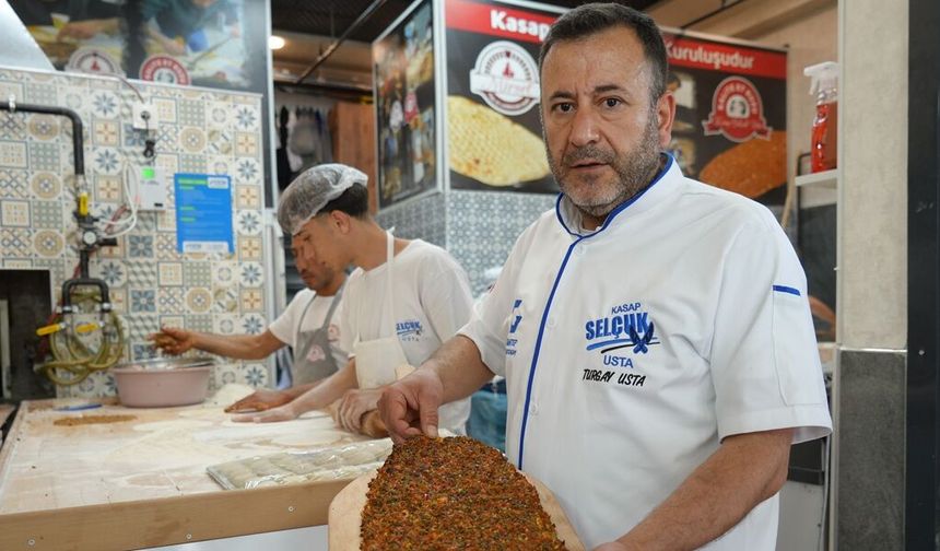 Gaziantep'in tescilli lezzeti lahmacun 180 TL'den satılıyor