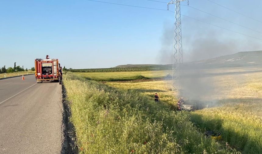 Gaziantep karayolunda feci kaza! Kontrolden çıkan otomobil devrildi! 4'ü çocuk 7 yaralı…