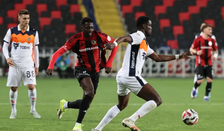 Gaziantep FK evinde yıkıldı! Başakşehir'e 2-1 mağlup oldu