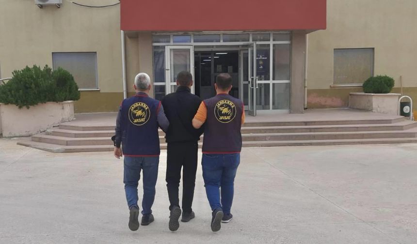 Gaziantep'te 2 yıllık firar, JASAT operasyonu ile son buldu! Saklandığı adreste yakalandı...