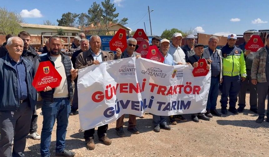 Gaziantep Jandarmasından sürücülere önemli eğitim! Reflektör tak, görünür ol…