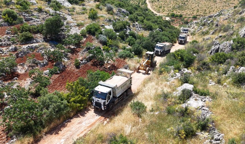 Gaziantep’te arazi yolları açma çalışmaları sürüyor