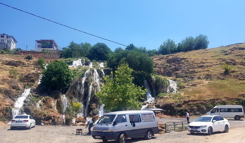 Gaziantep’te geçen yıl kurumuştu! Sakçagözü Şelalesi yeniden akmaya başladı