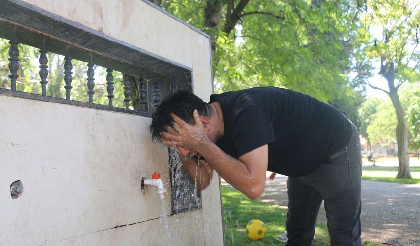 Gaziantepliler soluğu çeşme başında alıyor…