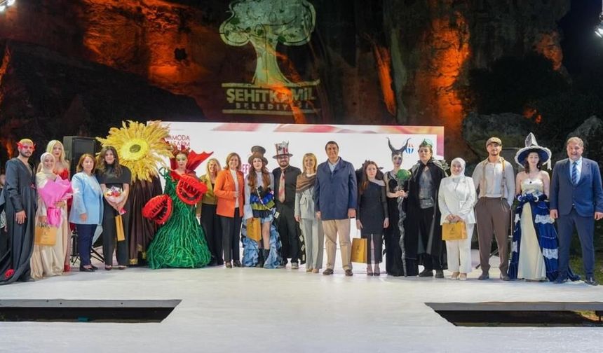 Dülük Antik Kenti, 'Moda Tasarım Haftası' defilesine ev sahipliği yaptı!
