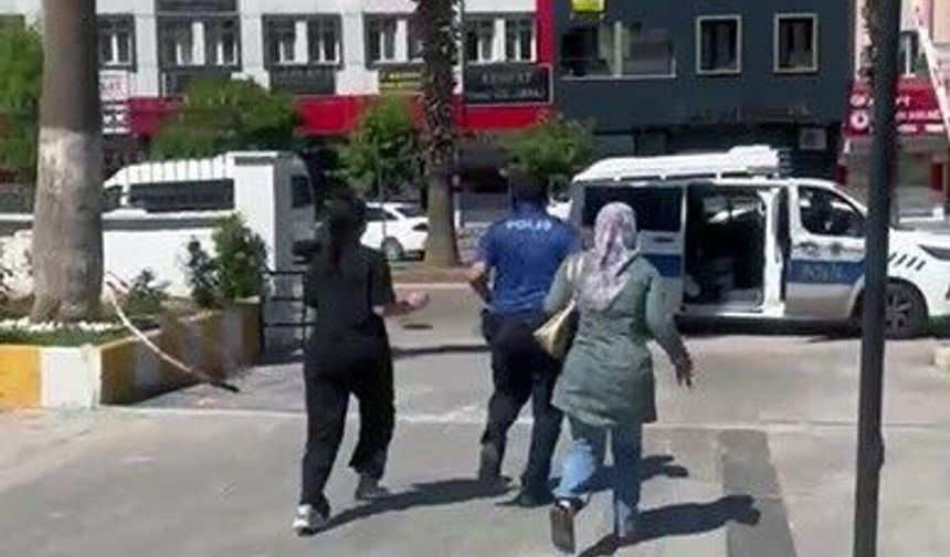 Gaziantep’te kimliğini unutan öğrenciye polis yardım etti! (VİDEO HABER)