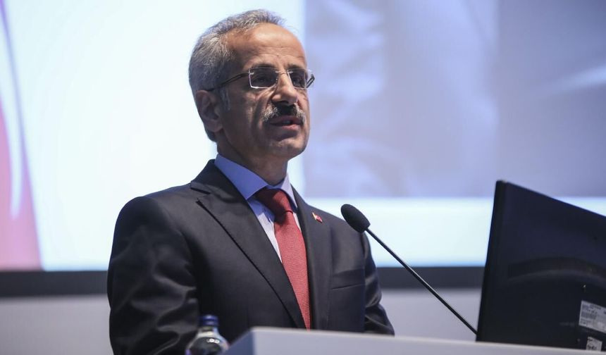 Bakan Uraloğlu açıkladı! Türkiye’nin en uzun ve hızlı metrosundan rekor! 53 bin yolcu…