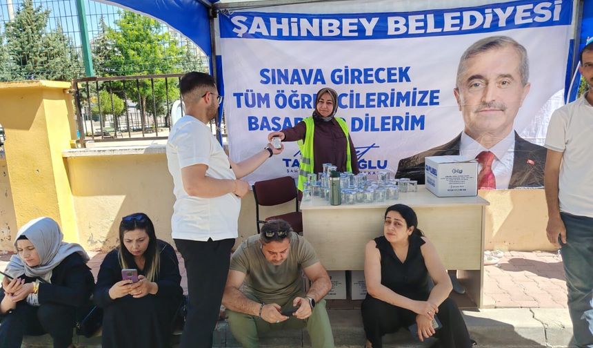 Gaziantep’te LGS’de zamanla yarışan öğrencilerin imdadına Şahinbey Zabıtası yetişti!