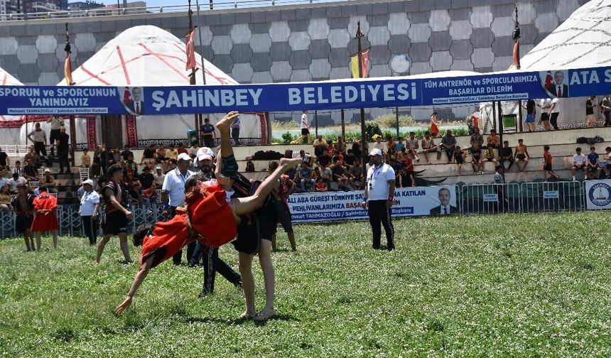 Gaziantep’te büyük heyecan: 600 Güreşçi er meydanında!