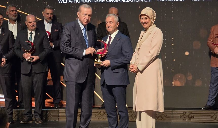 Cumhurbaşkanı Erdoğan'dan Tahmazoğlu'na ödül!