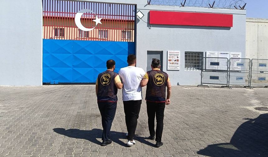 Gaziantep'te JASAT suçluların ensesinde! Aranan şahıs yakalandı