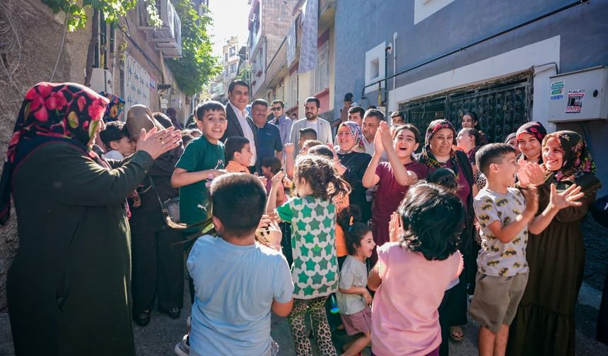 Umut Yılmaz sahaya indi! Mahalle sakinlerini dinledi..