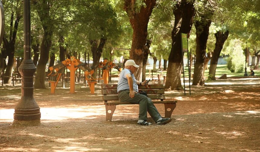 Gaziantep'te sıcak hava günlük yaşamı durma noktasına getirdi